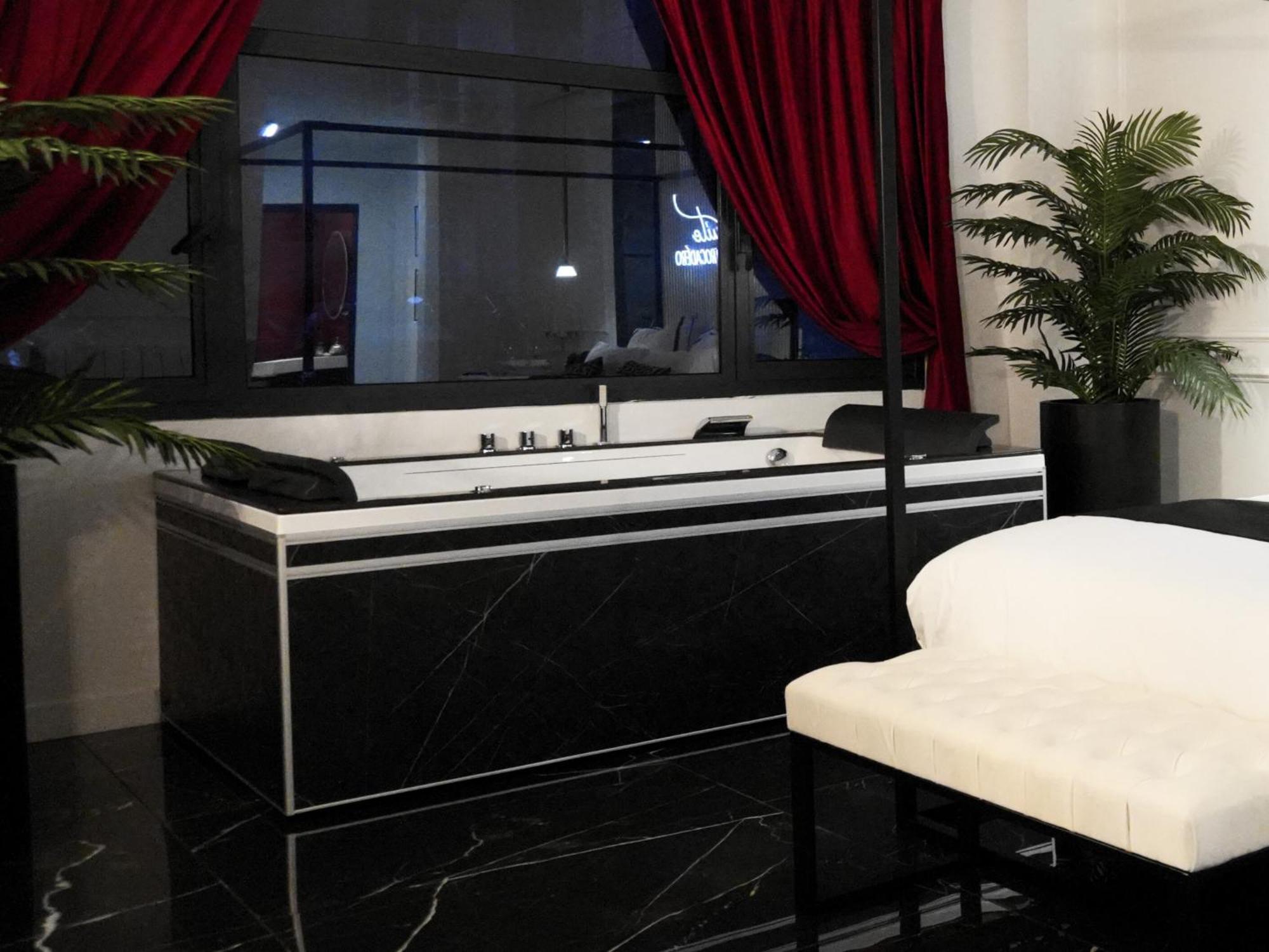 La Suite Trocadero - Jacuzzi Privatif Paris Luaran gambar
