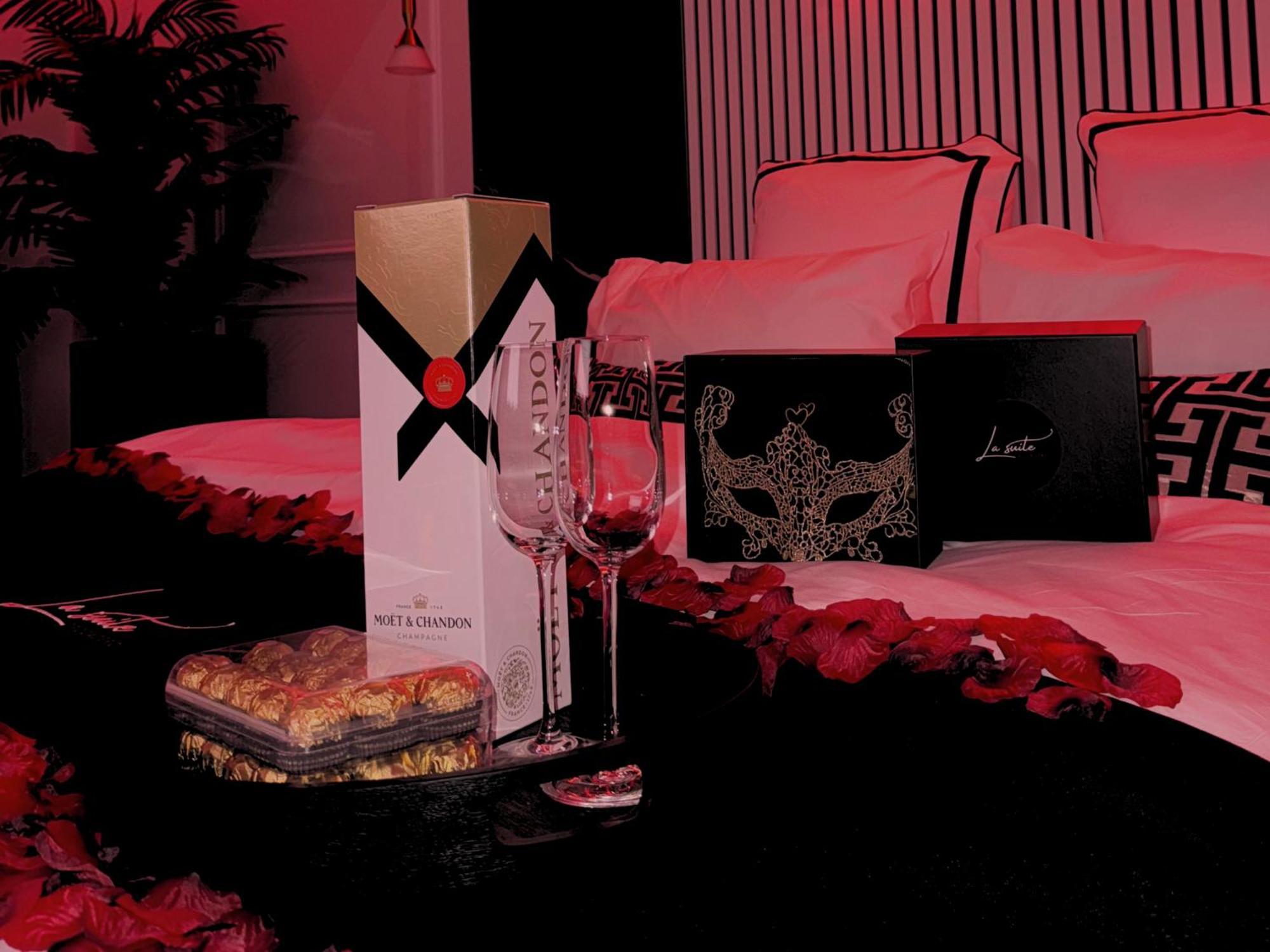 La Suite Trocadero - Jacuzzi Privatif Paris Luaran gambar